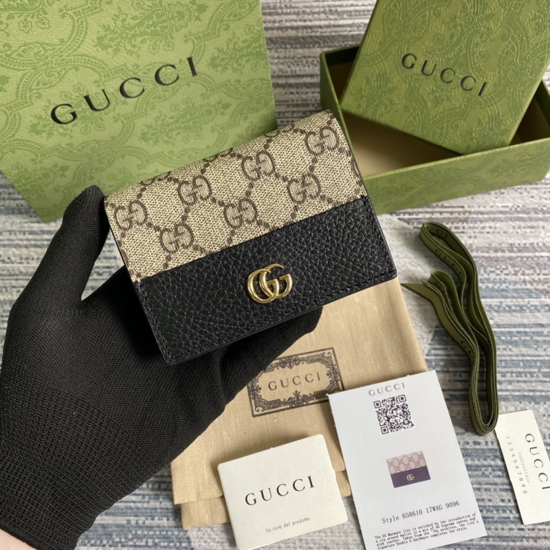 G*u*i wallets & purse
